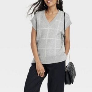 A New Day Gray Sweater Vest Size Medium